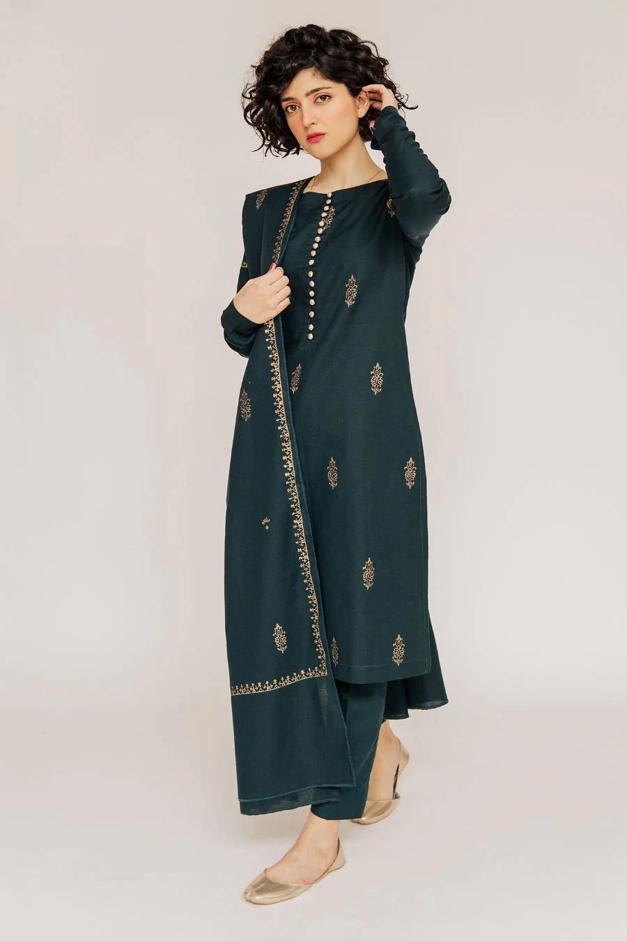 Urige| Embroidered Dhanak 3PC Unstitched Suit