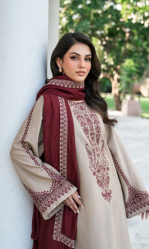 Zara Shahjahan| Embroidered Dhanak 3PC Unstitched Suit